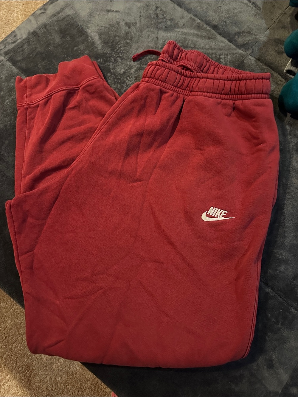 Nike Men’s Maroon Sweat Joggers with White Logo